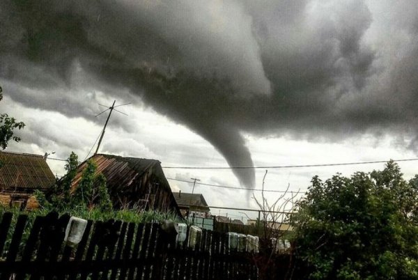 Смерч ураган Торнадо в Москве