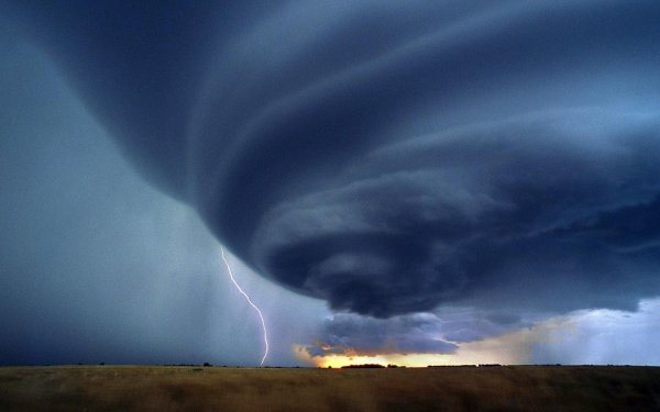 Буря смерч шторм Торнадо