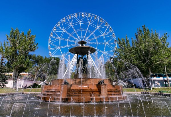 Парк Октябрьской революции Ростов на Дону