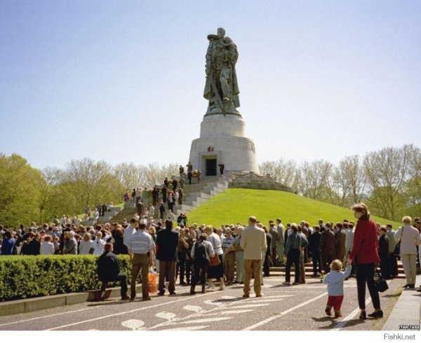 Трептов-парк мемориал советским солдатам в Берлине