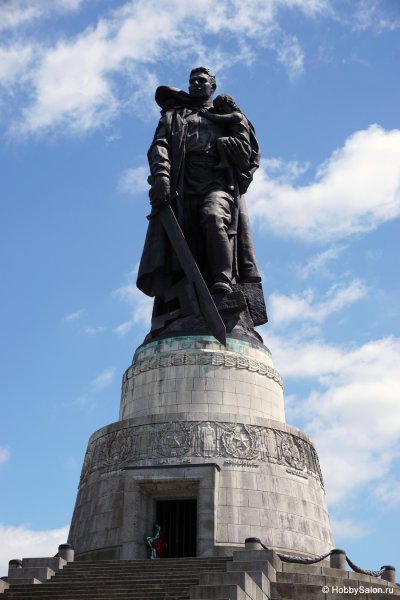 Мемориал воину освободителю в Берлине