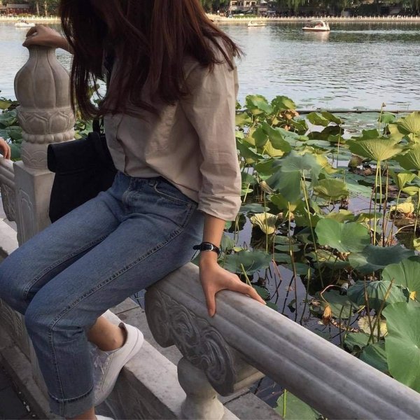 Красивые девушки не видно лица