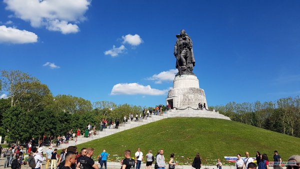 Трептов парк в Берлине 9 мая