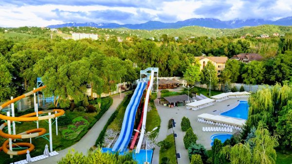 Аквапарк восьмое чудо света Алматы