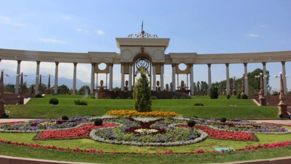 Парк имени первого президента Республики Казахстан (Алма-Ата)