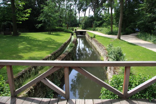 Снежинск городской парк мостик ручей