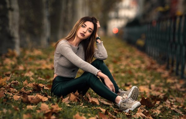 Фотосессия девушки в парке