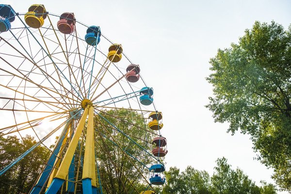 Колесо обозрения парк Победы Ульяновск