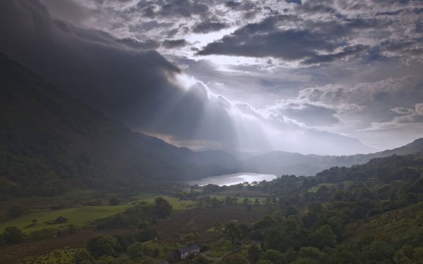 Грозовое небо в горах