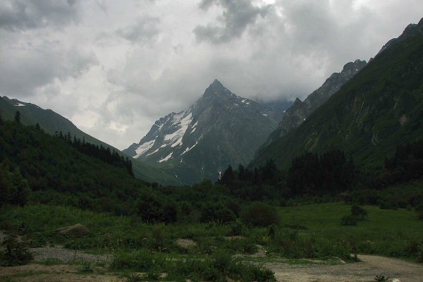 Горы пасмурно