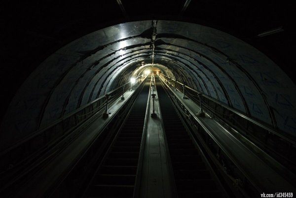 Метро ночью