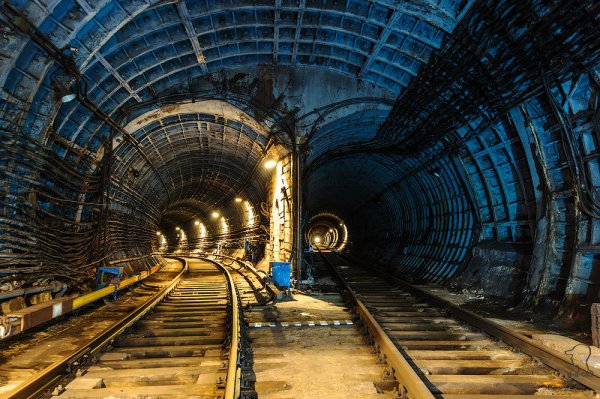 Метрополитен туннель метро 2033