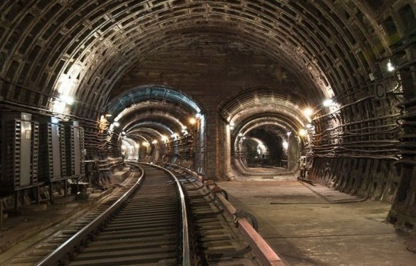 Размыв станции "площадь Мужества" "Лесная"