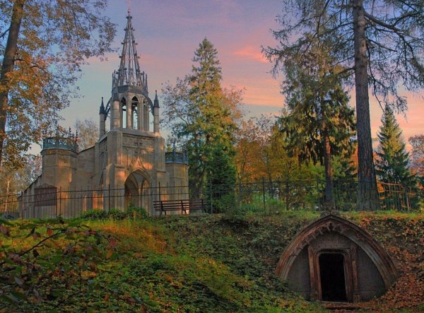 Шуваловский парк Церковь Петра