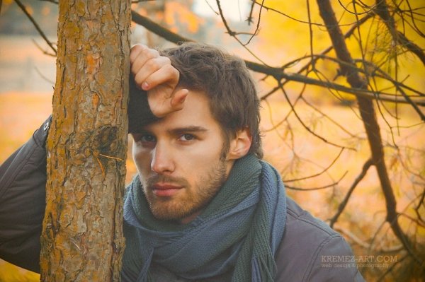 Парень осень