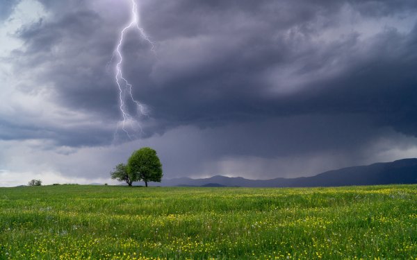 Природа с грозой