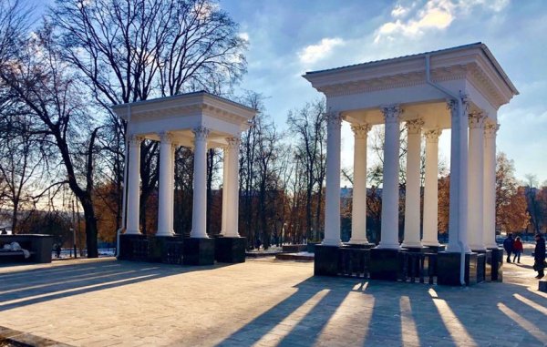 Городской парк Орел колоннада