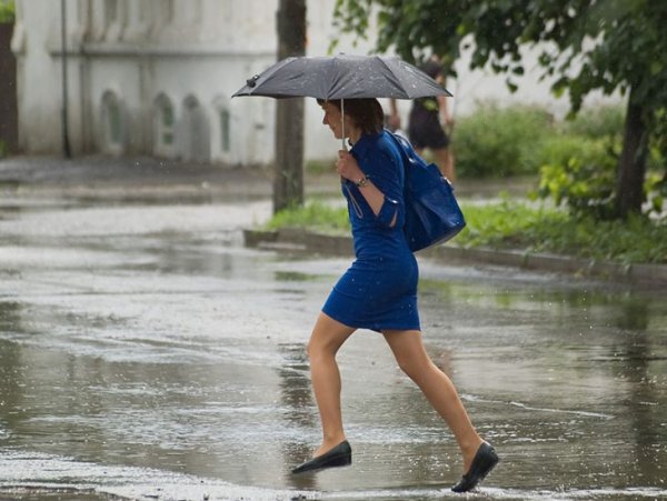 Ливень летом в городе