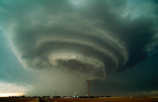 Буря смерч шторм Торнадо
