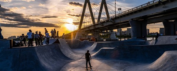 Парк под мостом Миллениум Казань