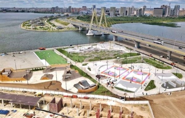 Парк под мостом Миллениум Казань