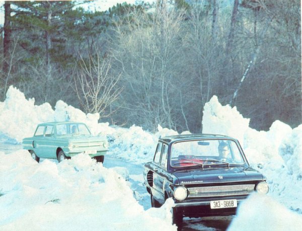 Советский автомобиль зимой