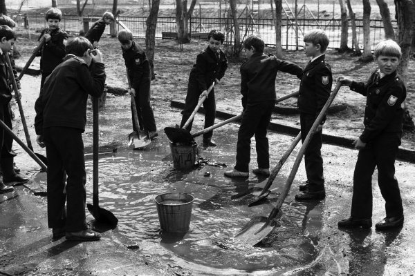 Школьный субботник СССР