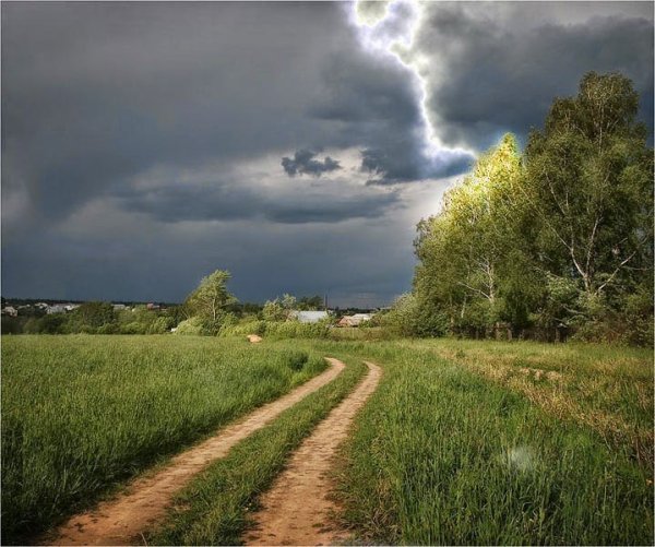 Деревня лето гроза