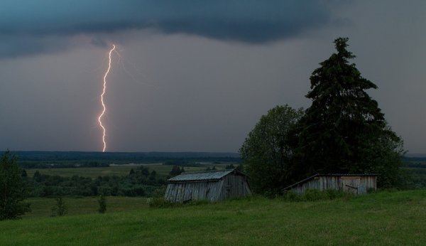 Молния в селе