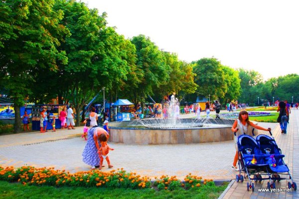 Город Ейск парк Поддубного