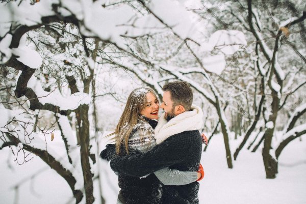 Зимняя фотосессия пары