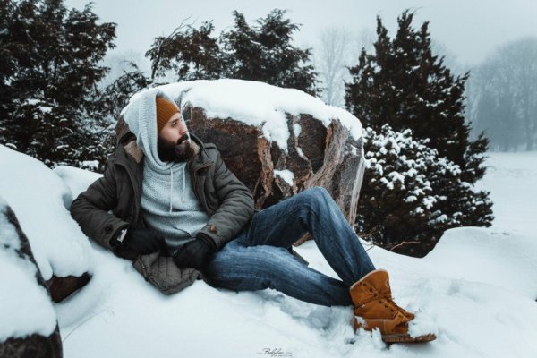 Парень зимой