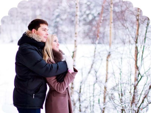 Парень с девушкой зимой