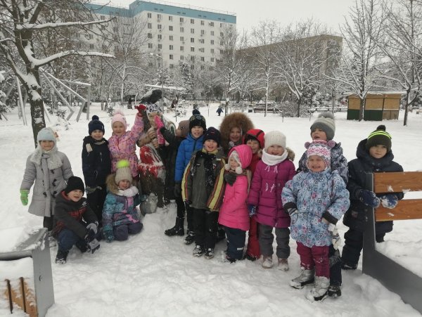 Дети на зимней экскурсии