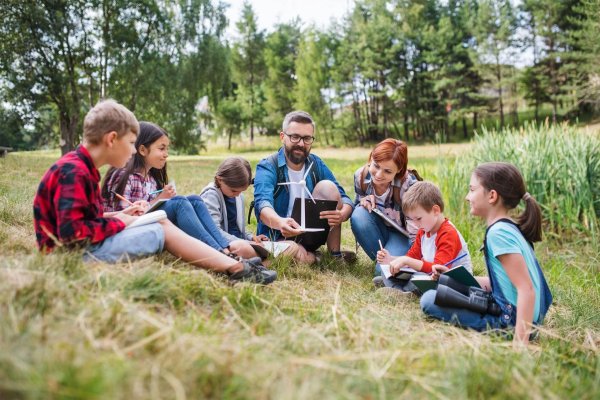 Экскурсия учеников на природе
