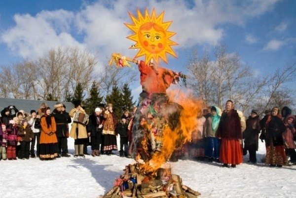 Прощание с Масленицей чучело