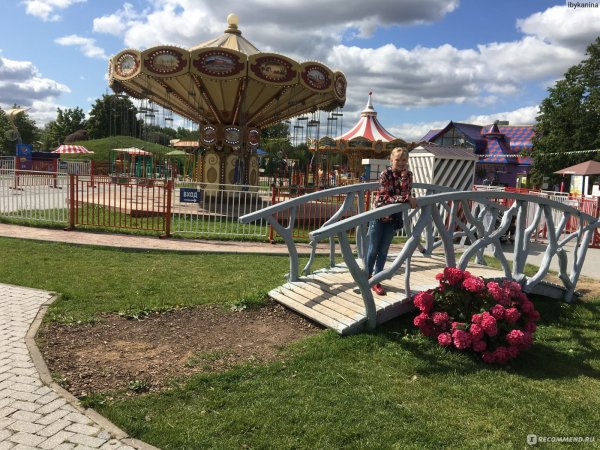 Парк аттракционов метро Крылатское