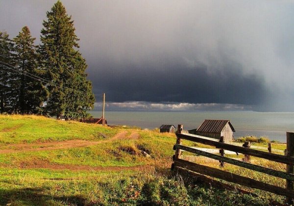 Перед грозой в деревне