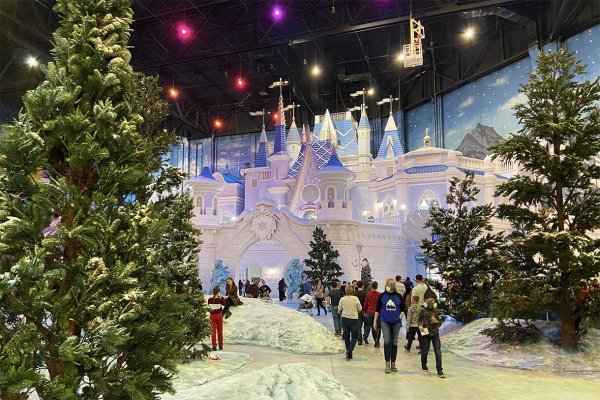 Остров мечты в Москве замок снежной королевы