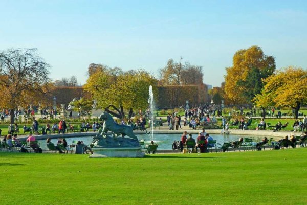 Парк Тюильри в Париже