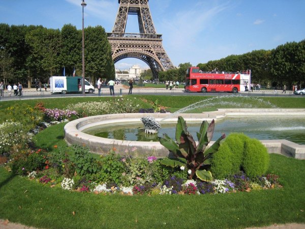 Марсово поле Париж