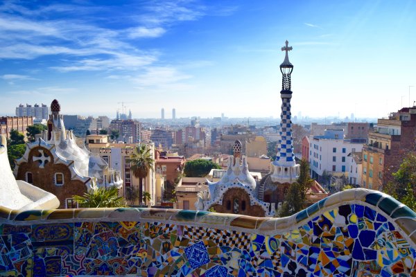 Валенсия (Испания)парк Гауди