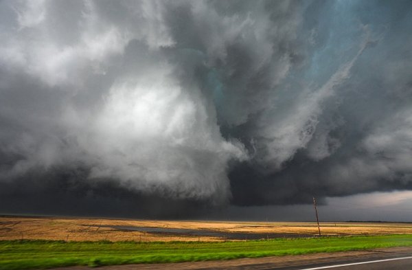 Буря смерч шторм Торнадо