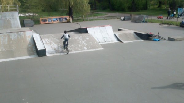 Скейт парк в Омске зеленый остров