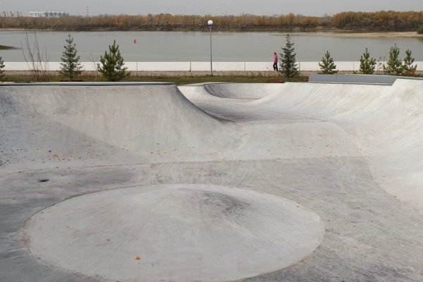 Скейт парк в Омске зеленый остров