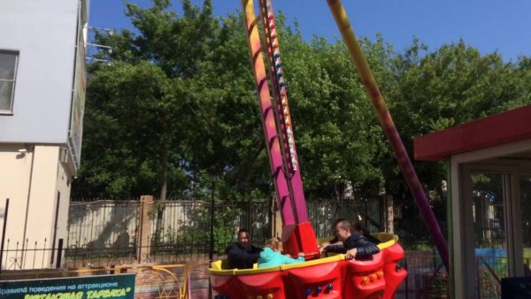 Владивосток парк на набережной Карусель