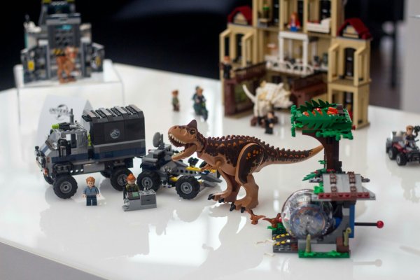 Лего Юрасик парк