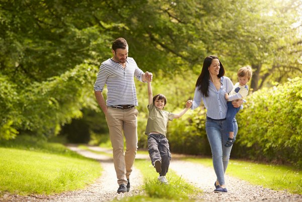 Семья прогулка Сток