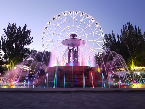 Фонтан на театральной площади Ростов-на-Дону