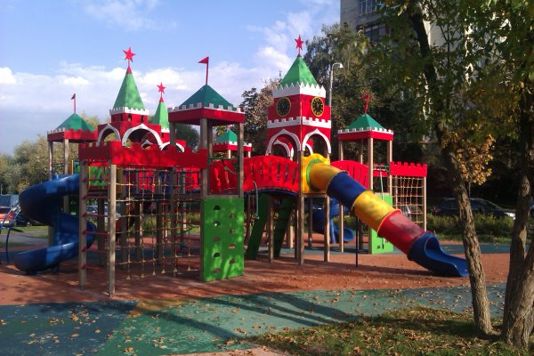 Город Артем Кирова 26 детская площадка